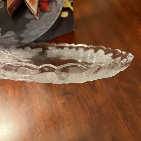 Vintage Studio Nova Winter Rose Serving Tray - Picture 4 of 4